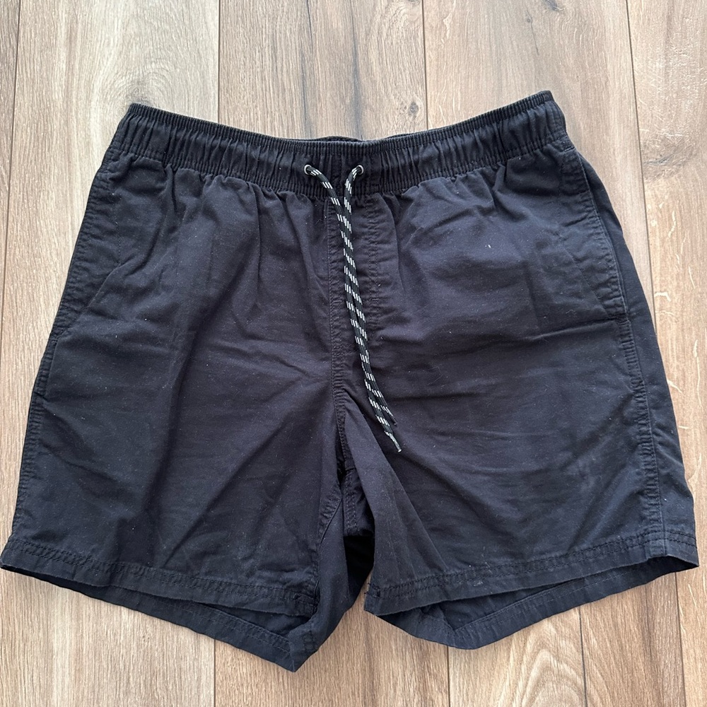 Amazon Essentials Men's Standard 7" Drawstring Walk Shorts